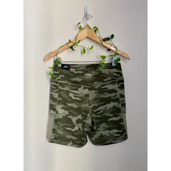 SOLD    VS PINK • Ultimate Camo Stretch Bike Short - Picture 9 of 12